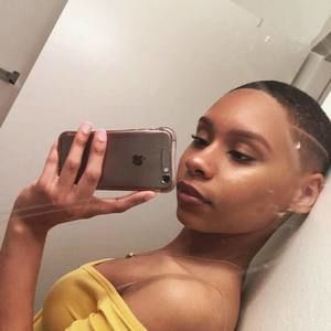 Meet your Posher, Jasenia